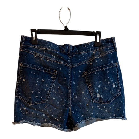 INC Denim women's high-rise cut-off jean shorts with a star pattern. Size 16 33 - Picture 4 of 5